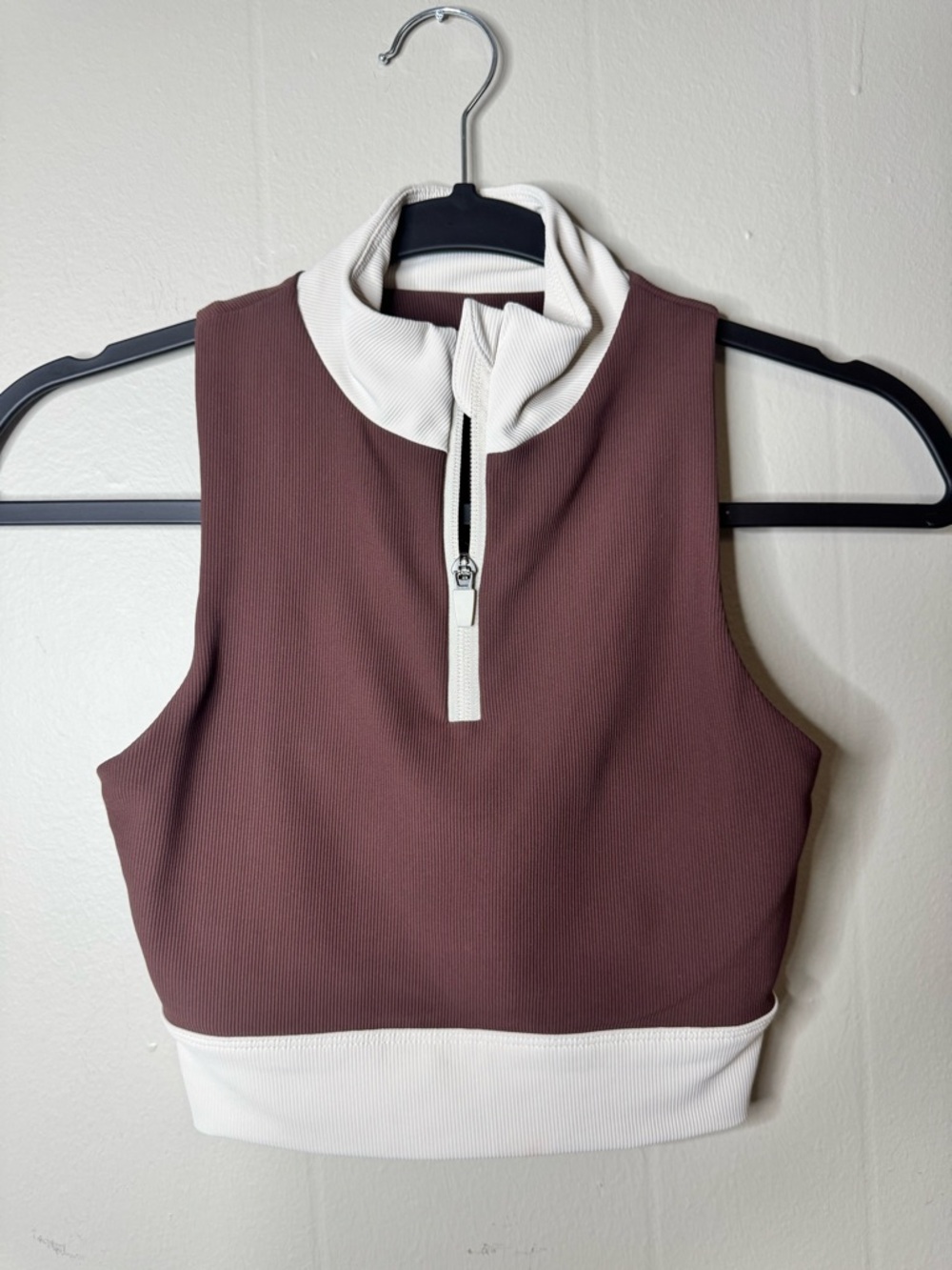 Wilo the Label Sleeveless Ribbed Crop Top with Contrast Zip Collar Size Small